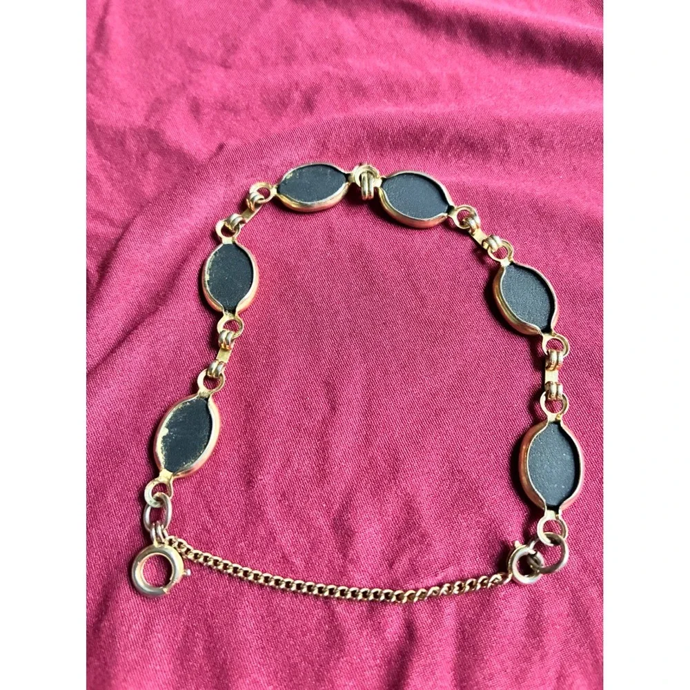 N/A elegant vintage